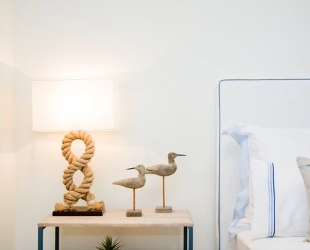 Merityylinen pöytävalaisin