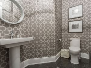 Ταπετσαρία στην τουαλέτα: γρήγορος και πρακτικός σχεδιασμός του μπάνιου (104 φωτογραφίες)