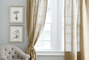 Λευκά κουρτίνες στο εσωτερικό (20 φωτογραφίες): φυσικότητα και στυλ