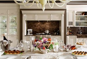 Νεοκλασικό στο εσωτερικό (23 φωτογραφίες): όμορφες επιλογές σχεδίασης