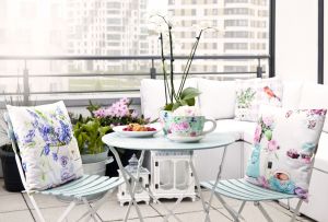 Κάνοντας μπαλκόνι ή σανίδα με τα χέρια σας (39 φωτογραφίες): παραδείγματα εσωτερικών χώρων και συμβουλές