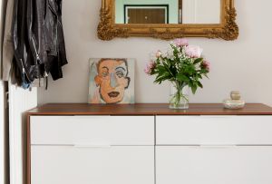 Η θέση του συρταριού στο εσωτερικό (40 φωτογραφίες): σύγχρονες ιδέες