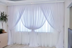 Κουρτίνες από πέπλο: ενδιαφέροντα συνδυασμοί διαφανή υφάσματος (23 φωτογραφίες)