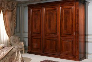 Ανθεκτικό και αξιόπιστο ντουλάπι από μασίφ ξύλο: αναμφισβήτητα πλεονεκτήματα (22 φωτογραφίες)