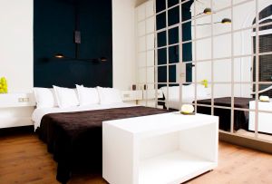 Καθρέφτης στην κρεβατοκάμαρα: ιδέες τοποθέτησης (28 φωτογραφίες)