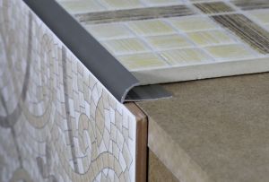 Γωνία πλακιδίων: πραγματική διακόσμηση (22 φωτογραφίες)