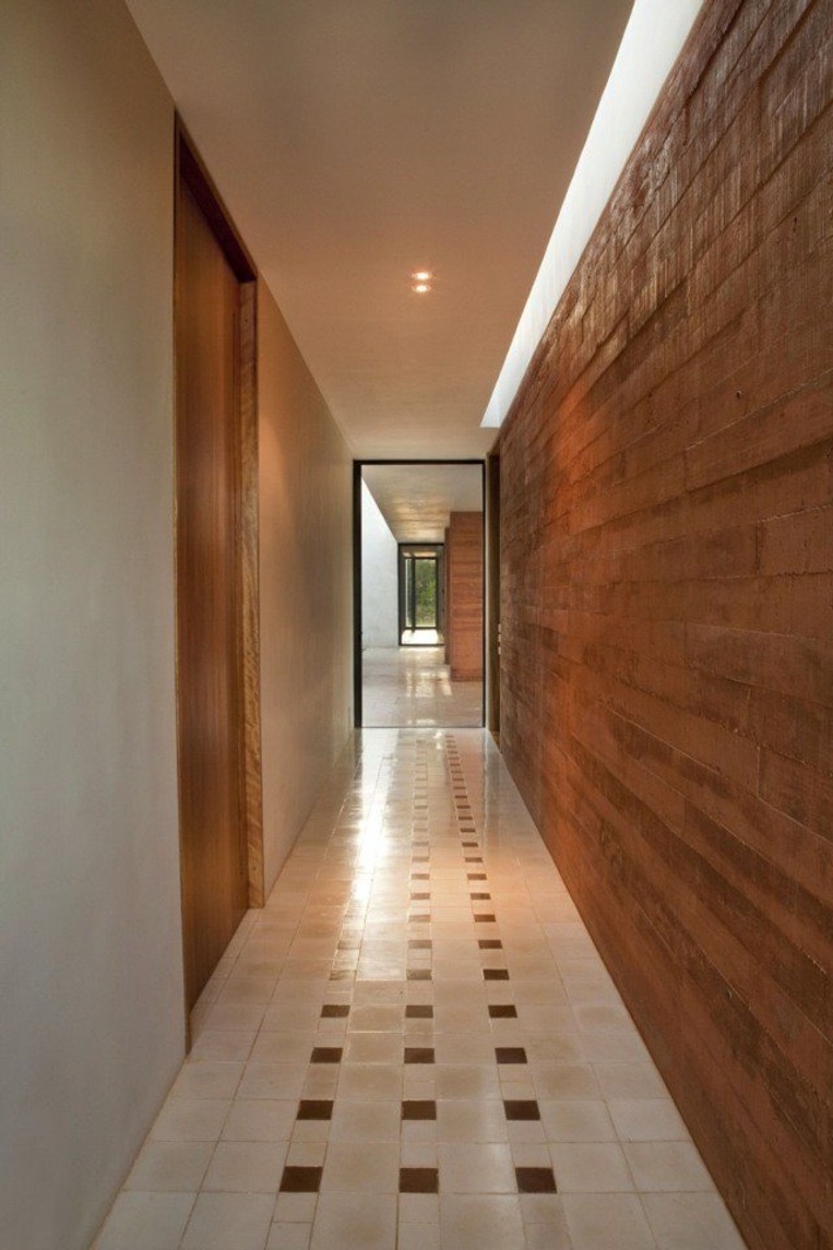 Πάνελ τοίχου για το διάδρομο ξύλινο