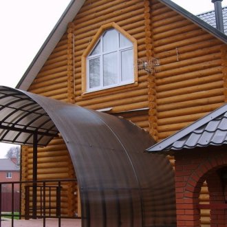 Cherry πόρτα στο σπίτι