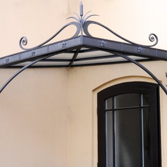 Τούλι για το σαλόνι στο εσωτερικό του σπιτιού