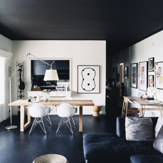 Μαύρο ματ ανώτατο όριο στο σπίτι