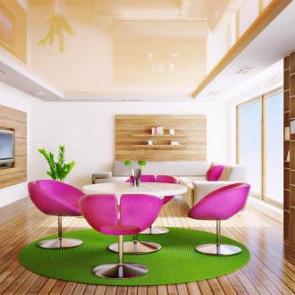 Μπεζ και λευκή ταπετσαρία στο σαλόνι