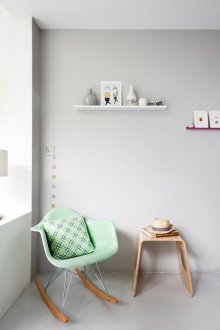 Νομισματοκοπείο κουνιστή καρέκλα στο εσωτερικό