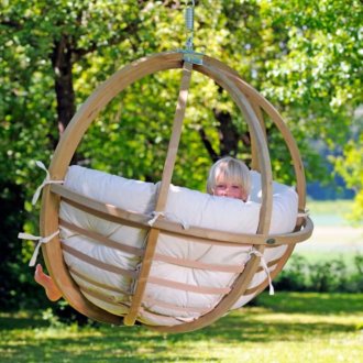 Ξύλινη καρέκλα καρέκλα στον κήπο