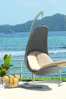 Πολυθρόνα αιώρα στην οικόπεδο