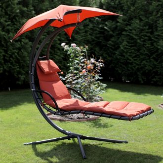 Μαύρη και κόκκινη καρέκλα lounge