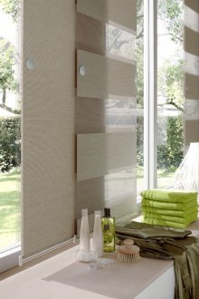 Μπεζ Ιάπωνες κουρτίνες στο σαλόνι