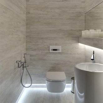 Φωτεινό φωτισμό γύρω από την περίμετρο του δαπέδου και της οροφής στο μπάνιο