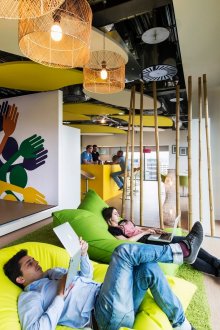 Μεγάλες σακούλες με ξαπλώστρες