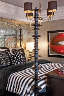 Ασυνήθιστο τοίχο καθρέφτη στο υπνοδωμάτιο