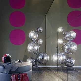 Μοντέρνο εσωτερικό με καθρέφτη