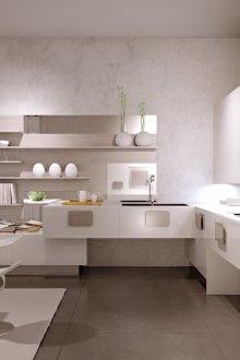 Λευκή και κρεμ μινιμαλιστική κουζίνα