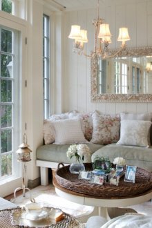 Σαλόνι με στυλ Provence με πρόσβαση στο οικόπεδο