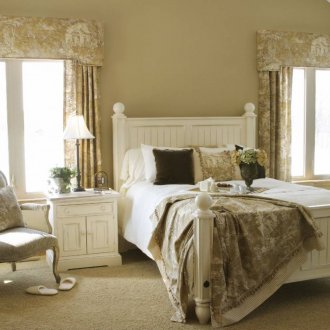 Λευκό και μπεζ γαλλικό στυλ υπνοδωμάτιο