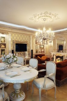 Πολυτελές κλασικό καθιστικό-τραπεζαρία