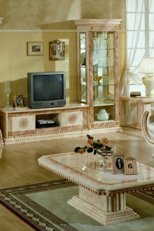 Μεγάλο σαλόνι σε κλασικό στιλ