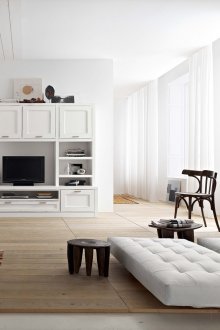 Μοντέρνο σαλόνι σε φωτεινά χρώματα