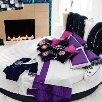 Ασυνήθιστα έπιπλα κρεβατοκάμαρας kitsch