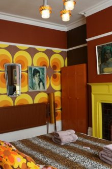 Υπνοδωμάτιο με τζάκι κιτς