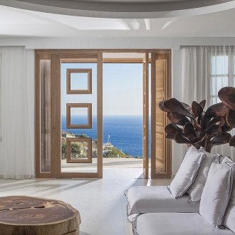 Ελληνικό στυλ στο εσωτερικό του καθιστικού