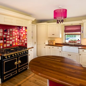 Ροζ πολυέλαιος ύφασμα