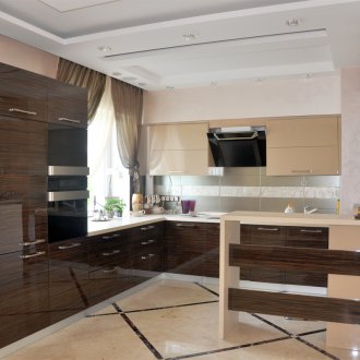 Μικρή κουζίνα με ένα μοντέρνο μπαρ