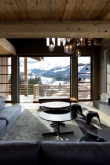 Ο συνδυασμός σαλέ και μοντέρνο στυλ