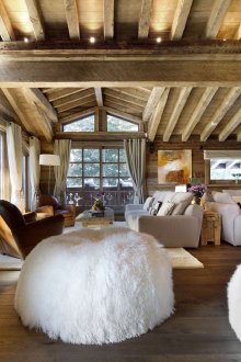 Απλή κουζίνα σε ένα σπίτι σαλέ