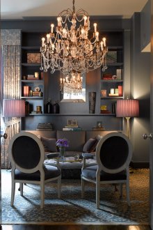 Ζεστό μπαρόκ σκοτεινό καθιστικό