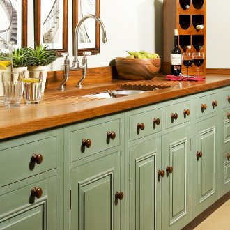 Ελαιόχρωμη κουζίνα