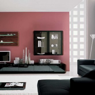 Λευκός όροφος σε μοντέρνο σαλόνι