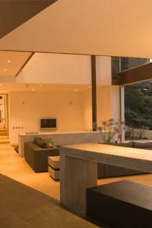 Σαλόνι-κουζίνα στο σπίτι με το στυλ του κονστρουκτιβισμού