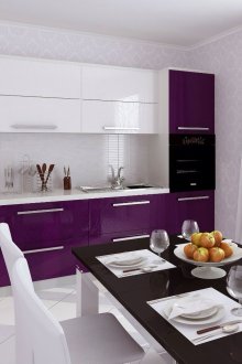 Μωβ και λευκή κουζίνα