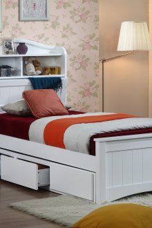 Λευκό κρεβάτι με συρτάρια στο φυτώριο