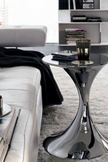 Μεταλλικό τραπεζάκι καφέ