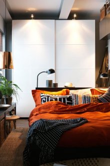 Κομψό υπνοδωμάτιο μαύρο και πορτοκαλί