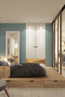 Πλαίσιο στο υπνοδωμάτιο με μεγάλη ντουλάπα με καθρέφτη