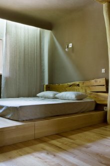 Cozy υπνοδωμάτιο με βάθρο