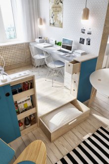 Πλαίσιο με υπνοδωμάτιο και χώρο εργασίας στο σαλόνι