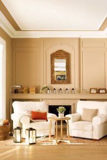 Μπεζ, καφέ και άσπρα χρώματα στο εσωτερικό του σαλόνι.