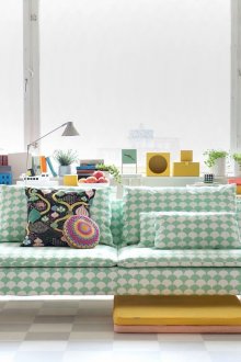 Ροζ καρότα κουρτίνες στο σαλόνι